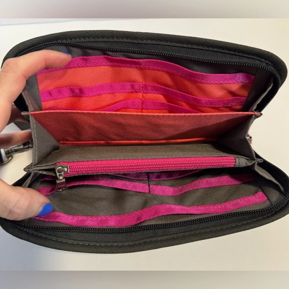 REI zip around wallet